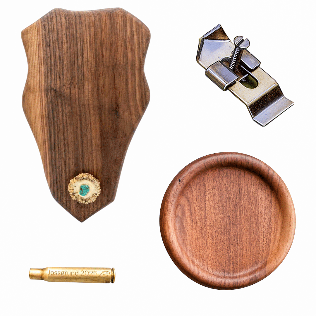 Das perfekte Geschenk zur bestandenen Jagdprüfung für Jägerinnen- individuell &amp; personalisiert - Massivholz der Schwarznuss mit Rehrose und Turquois