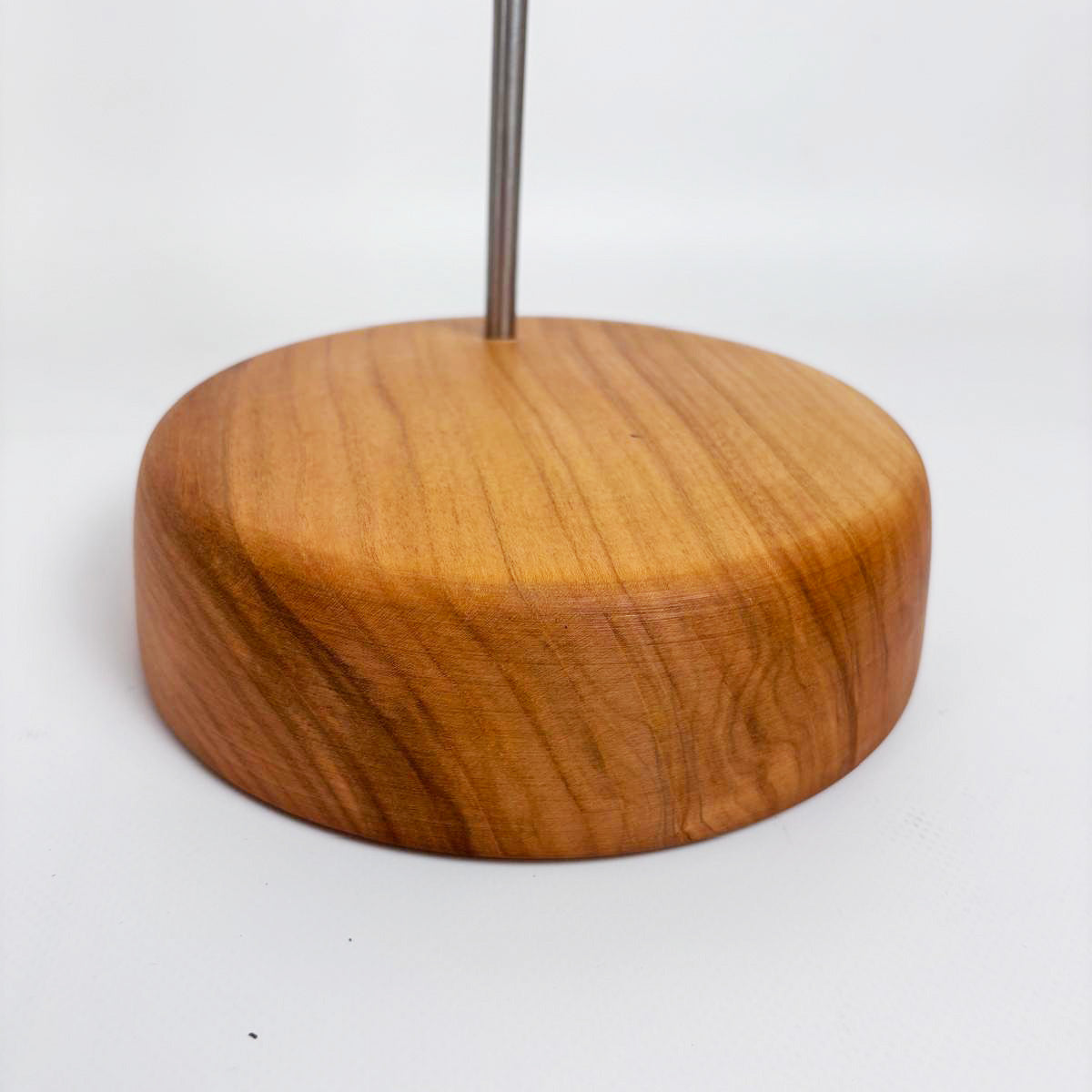 Rehbockständer aus Obstholz, Kirsche, geölt